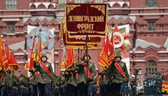 Rusko demonstrovalo vojenskou sílu. Na Rudém náměstí proběhla odložená přehlídka, Putin připomněl miliony obětí