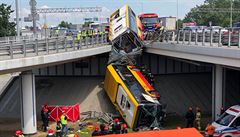 Pohled na nehodu autobusu ve Varšavě v Polsku 25. 6. 2020. | na serveru Lidovky.cz | aktuální zprávy