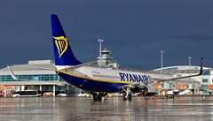 Nízkonákladový letecký dopravce Ryanair v lét spustí dv nové linky z Prahy.