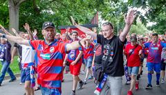 Pieta za iovského. Fanouci cestou ke stadionu skandovali jméno zesnulého.