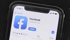 Dva giganti se do sebe pustili. Facebook obvinil Apple z potlačování hospodářské soutěže