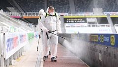 Desinfekce stadionu ped utkáním