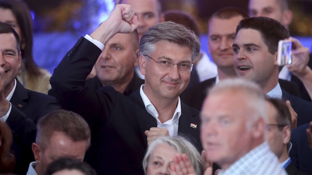 Andrej Plenkovic chorvatský premiér, slaví úspěch své strany.