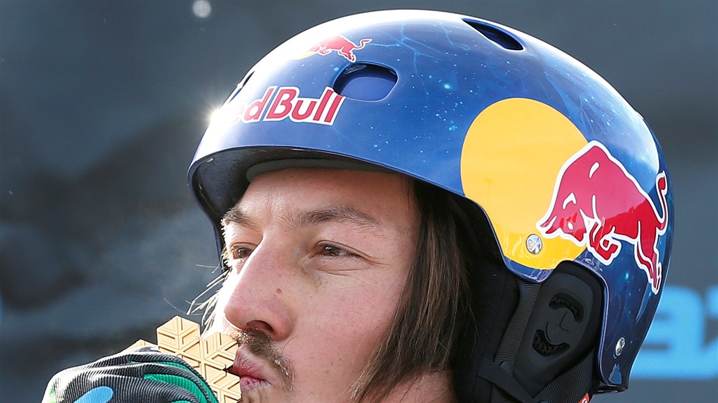 Dvojnásobný mistr světa ve snowboardcrossu Alex Pullin se utopil u pobřeží Gold...