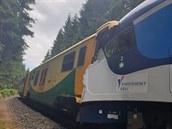 U Perninku na Karlovarsku se eln srazily dva osobní vlaky.
