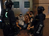 Policisté bhem protestu zadreli desítky lidí