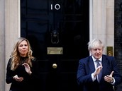 Carrie Symondsová se svým partnerem britským ministerským pedsedou Johnsonem...