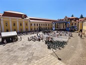 Desítky lidí doli na bohuslubu na Velehrad.