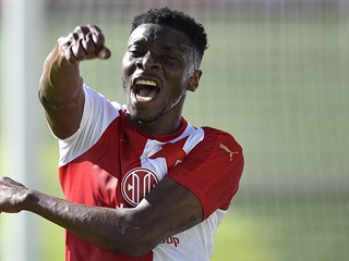 Autor prvnho glu Ibrahim Benjamin Traor ze Slavie.