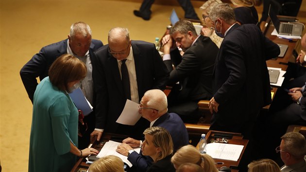 Jednání Poslanecké sn�movny.