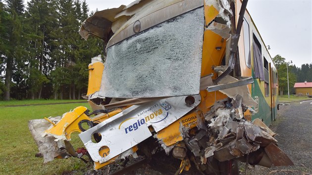 Správa eleznic odstranila z trati u Perninku na Karlovarsku vlaky, které se...