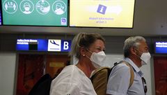 Nizozemský pár dorazil na letiště v Aténách v pondělí 15. června, kdy se Řecko... | na serveru Lidovky.cz | aktuální zprávy