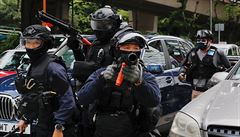 Policie použila proti protestujícím v Hongkongu slzný plyn.