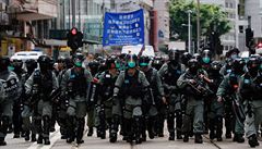 Policisté zasahují proti protestujícím