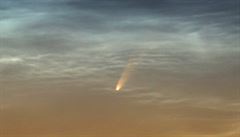 Na nebi je možné spatřit jasnou kometu, fotograf ji brzy ráno zachytil v Jihlavě. Podívejte se