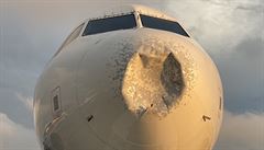 Zničená příď Airbusu A319. | na serveru Lidovky.cz | aktuální zprávy