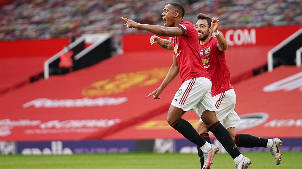 Anthony Martial se raduje z branky.