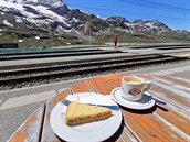 Bufet na stanici Ospizio Bernina