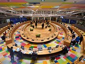 Hlavní zasedací místnost na ervencovém summitu EU