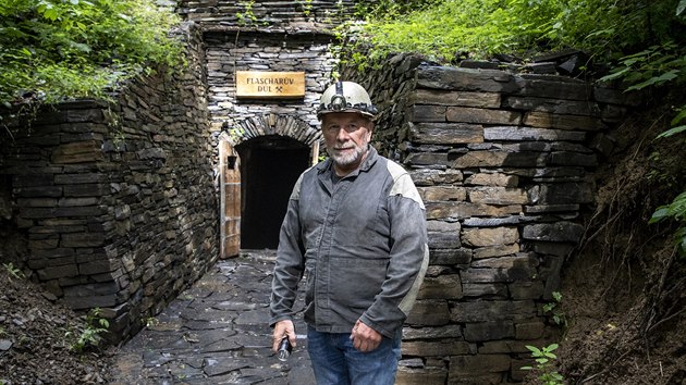 Flaschar�v d�l z p�elomu 19. a 20. století, kde se v minulosti t�ila b�idlice,...