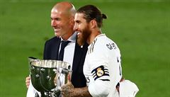 Real Madrid je španělským mistrem. Sergio Ramos a Zinedine Zidane slaví s... | na serveru Lidovky.cz | aktuální zprávy