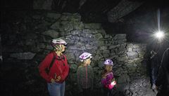 Náv�t�vníci v podzemí dolu u m�sta Odry na Novoji�ínsku.