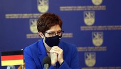 Krampová-Karrenbauerová zmínila také ekonomické dopady pandemie. Je dleité,...