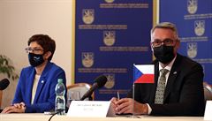 Bez zabíhání do detail dnes ministi zmínili nejvtí eskou zbrojní zakázku...