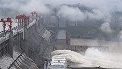 Velká voda v Číně: Největší přehrada světa se nebezpečně plní, Wu-chan se dostává do složité pozice