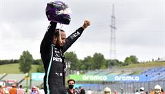 estinásobný mistr svta Lewis Hamilton osmým vítzstvím ve Velké cen Maarska...