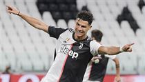 Cristiano Ronaldo reroval vhru Juventusu nad Laziem.