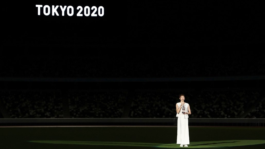 Japonská plavkyně Rikako Ikeeová na Olympijském stadionu v Tokiu.