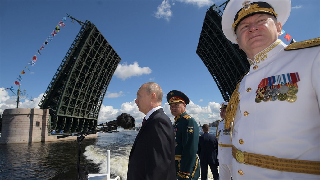 Vojenská přehlídka ruského námořnictva.