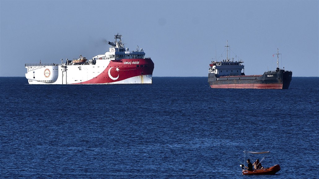 Vláda v Aténách turecký záměr dočasně stáhnout lodě na průzkum těžby poblíž...