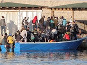 Sicilský ostrov Lampedusa chce kvli vysokému potu migrant vyhlásit stav...