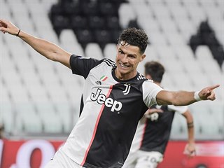 Cristiano Ronaldo reroval vhru Juventusu nad Laziem.