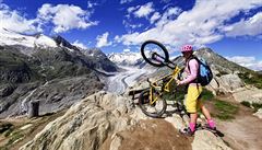 Z Moosfluh jsme se vydali horskou h�ebenovkou sm�rem na horní stanici kabinkové...