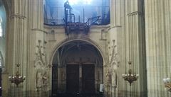 Katedrála v Nantes zevnit� po po�áru.