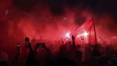 Fanouci Liverpoolu slaví vytouený titul svého klubu.