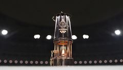 Tokijský olympijský ohe zatím hoí jen uvnit malé lucerny.