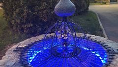 Nejhez�í pohled na zrenovovanou studnu se nabízí v no�ních hodinách, kdy je...