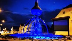 Nejhez�í pohled na zrenovovanou studnu se nabízí v no�ních hodinách, kdy je...