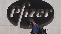 Pfizer je jednou z firem, která se sna�í vyvinout vakcínu proti nemoci covid-19.