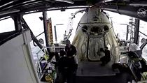Crew dragon se pesunuje na nmon lo spolenosti SpaceX miliarde Elona...