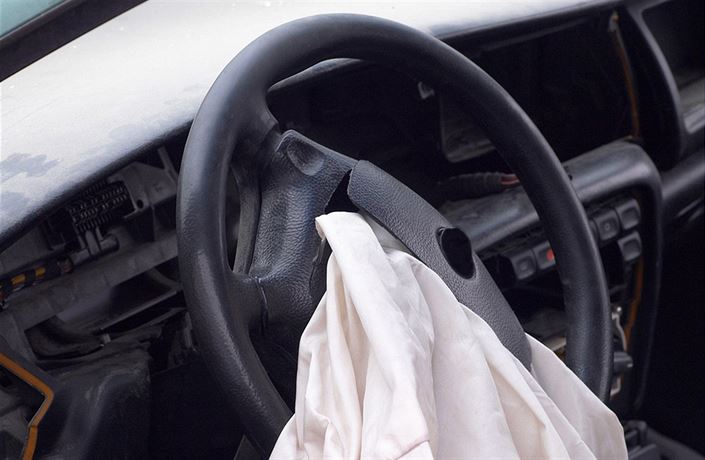 Automobilky svolají k opravám airbagů 3,4 milionu aut, týká se to i ČR |  Byznys | Lidovky.cz