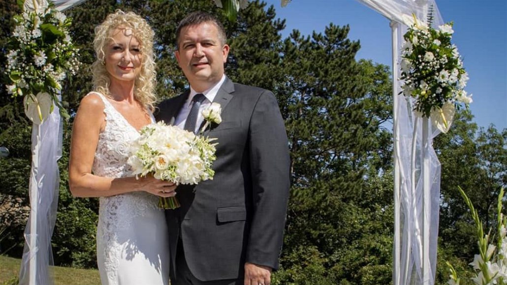 Vicepremiér, ministr vnitra a p�edseda �SSD Jan Hamá�ek se podruhé o�enil. Jeho...