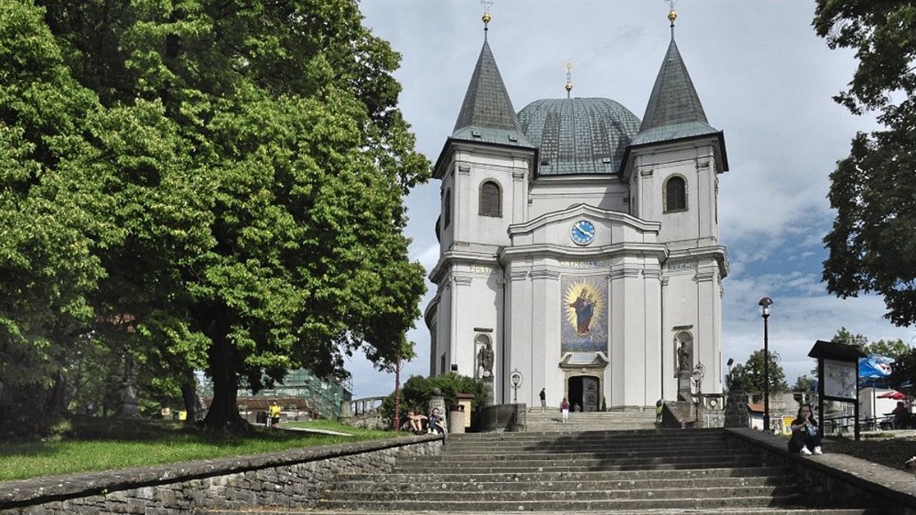 K�í�ová cesta od Du�ana Jurkovi�e p�ipomíná malý skanzen.