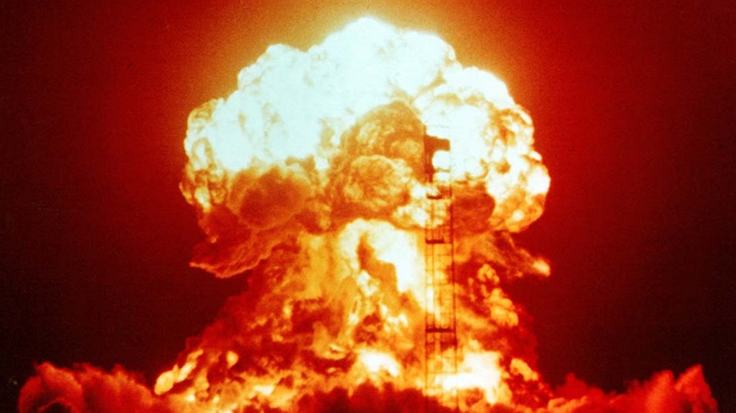 Výbuch jaderné zbran.