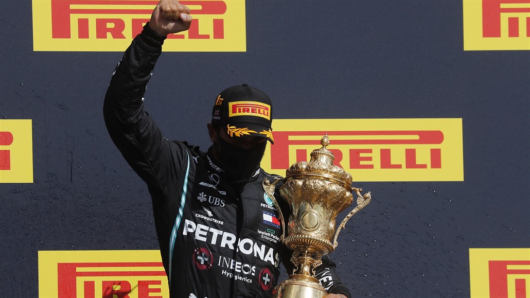 Lewis Hamilton ovládl Velkou cenu Británie