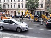Kvli prasklému vodovodnímu potrubí v Jené ulici byl 4. srpna 2020 ped 07:00...